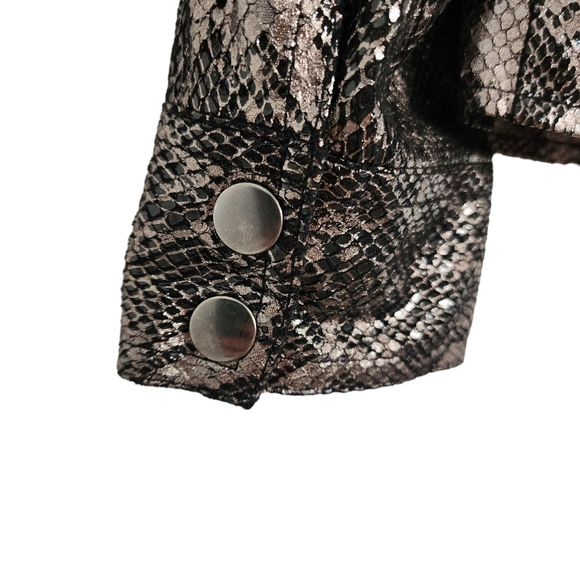 Chico’s Snakeskin Print Metallic gold black zip up womens Jacket size 1 medium - Picture 5 of 8